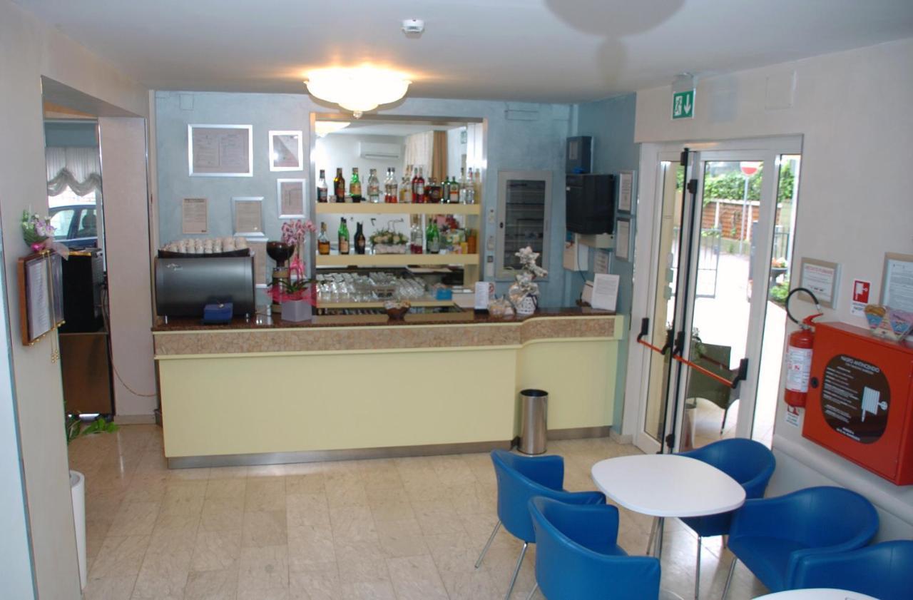 Albergo Villa Miraggio Rimini Kültér fotó